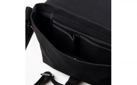 「琉球帆布」アートメッセンジャー / ブルー - 帆布 黒 ブラック 使いやすい バッグ 鞄 かばん 斜め掛け 琉球紅型 人気 紅型作家 RYUKA 新垣優香 おしゃれ ファッション ポイント 手づくり ハンドメイド 琉球帆布 手仕事 伝統技術 沖縄県 八重瀬町【価格改定】