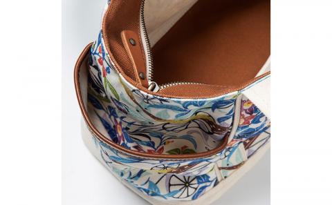 「琉球帆布」ショッピングトート / ブルー - 帆布 布 丈夫 トートバッグ 琉球紅型 人気 紅型作家 RYUKA 新垣優香 おしゃれ レディース ファッション お出かけ かばん 鞄 手仕事 手づくり ハンドメイド 琉球帆布 伝統技術 沖縄県 八重瀬町【価格改定】