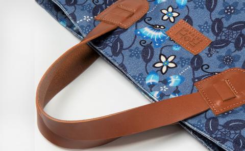 「琉球帆布」アートラウンドツートン ふくふくシークヮーサー - ラウンドトート 8号帆布 丈夫 牛革 ハンドル ベーシック シンプル おしゃれ ファッション メンズ レディース 男性 女性 贈り物 ギフト プレゼント 琉球紅型 人気 紅型作家 宮城守男 バッグ 鞄 手仕事 手づくり ハンドメイド 琉球帆布 伝統技術 沖縄県 八重瀬町【価格改定】