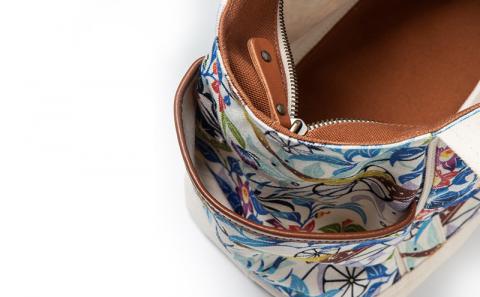 「琉球帆布」ショッピングトート きらきらシークヮーサー - 帆布 布 丈夫 トートバッグ 琉球紅型 人気 紅型作家 宮城守男 おしゃれ レディース ファッション お出かけ かばん 鞄 手仕事 手づくり ハンドメイド 琉球帆布 伝統技術 沖縄県 八重瀬町【価格改定】