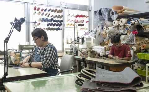 「琉球帆布」アートクラフトマンバッグ （RYUKA ブルー）- 実用性 帆布 トート キャンバス生地 丈夫 ベーシック おしゃれ ファッション お出かけ かばん 鞄 手仕事 手づくり ハンドメイド 琉球帆布 伝統技術 沖縄県 八重瀬町【価格改定】