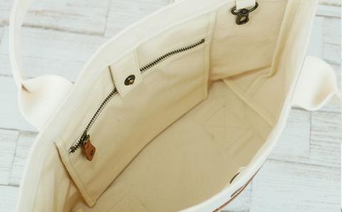 「琉球帆布」ベーシックトート M　キナリ - 極厚 4号帆布 トートバッグ キャンバス生地 丈夫 ベーシック おしゃれ ファッション お出かけ かばん 鞄 手仕事 手づくり ハンドメイド 琉球帆布 伝統技術 沖縄県 八重瀬町【価格改定】