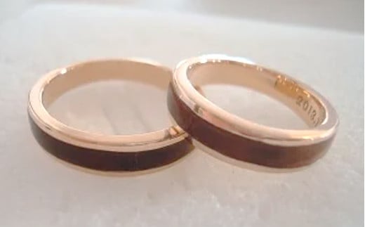 【グレイン】屋久杉リング -太めタイプ- 添（Sou）-「ピンクゴールドタイプ」- メンズ レディース 男性 女性 アクセサリー 贈り物 ギフト おしゃれ お揃い 指輪 木製品 一点物 人気 おすすめ 沖縄県 八重瀬町