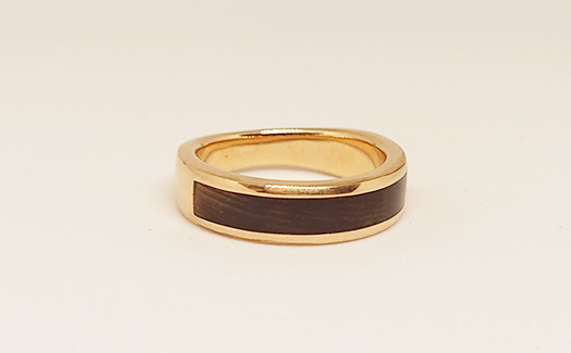 【グレイン】屋久杉リング -太めタイプ- 添（Sou）-「イエローゴールドタイプ」- メンズ レディース 男性 女性 アクセサリー 贈り物 ギフト おしゃれ お揃い 指輪 木製品 一点物 人気 おすすめ 沖縄県 八重瀬町