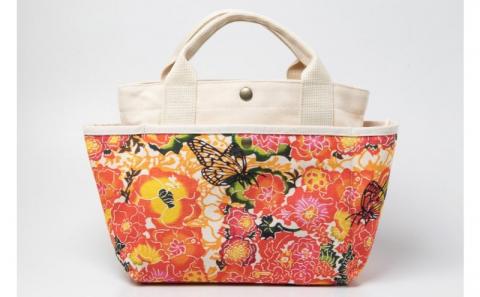 「琉球帆布」 お散歩バッグ （RYUKAバタフライ） - 帆布 布 トート トートバッグ 琉球紅型 人気 紅型作家 RYUKA 新垣優香 おしゃれ レディース ファッション お出かけ かばん 鞄 手仕事 手づくり ハンドメイド 琉球帆布 伝統技術 沖縄県 八重瀬町【価格改定】