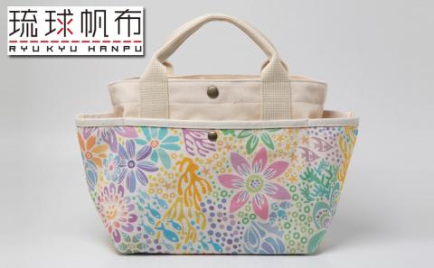 「琉球帆布」お散歩バッグ （pokke104サンゴの花畑） - 帆布 布 トート トートバッグ 人気 アーティスト イラストレーター Pokke104 池城由紀乃 おしゃれ レディース ファッション お出かけ かばん 鞄 手仕事 手づくり ハンドメイド 琉球帆布 伝統技術 沖縄県 八重瀬町【価格改定】